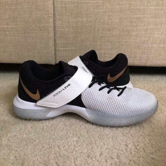 nike zoom live 1